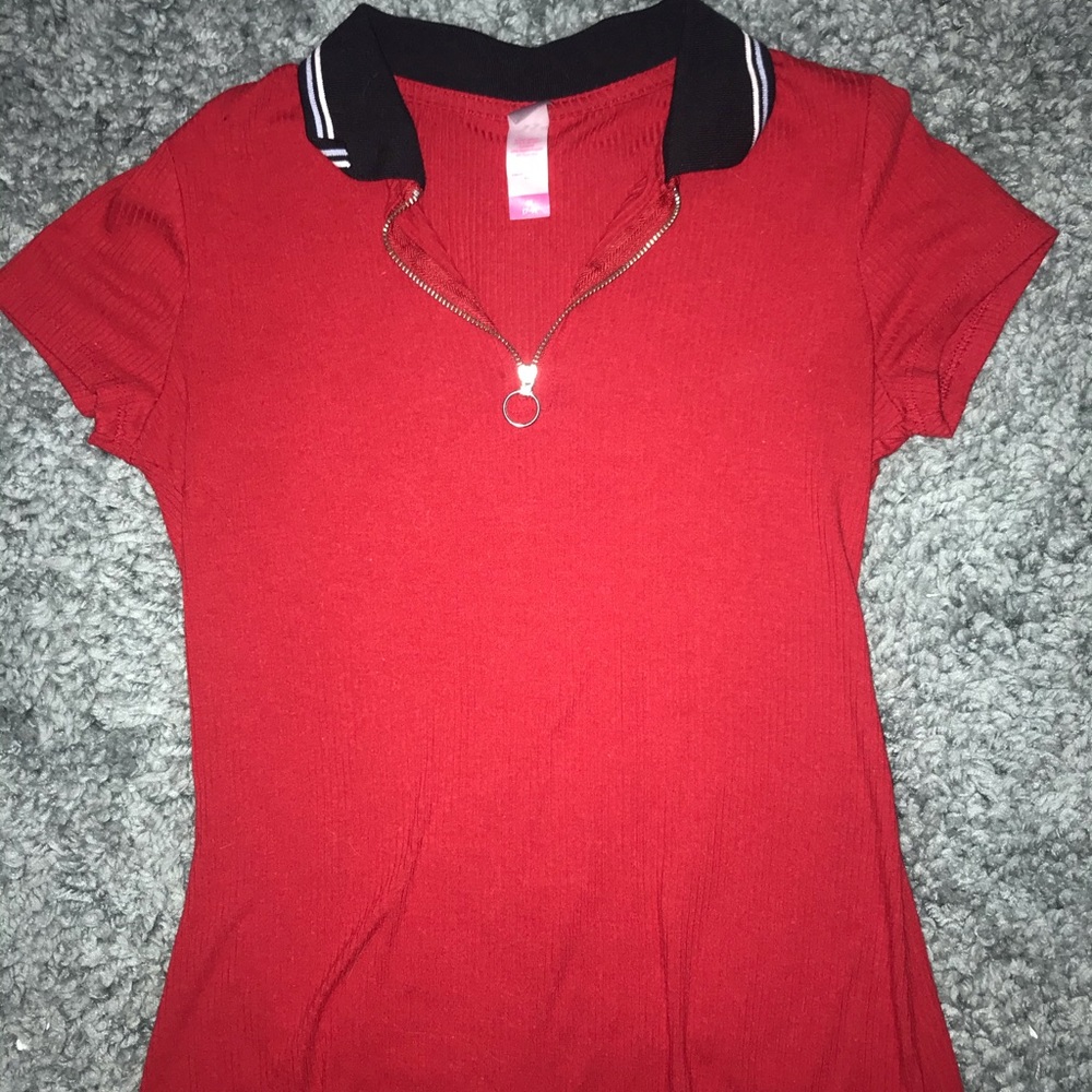 Nice red vintage- ish top
